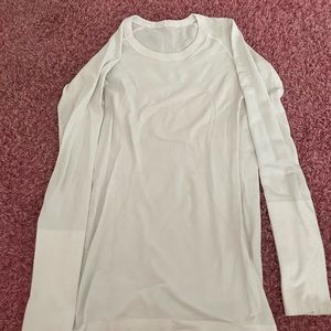 Lululemon Long Sleeve Size 6-Swiftly Tech